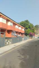 Chalet  Catedrtico felipe gonzalez vicen. Chalet en venta en camino la vega, 4 dormitorios.