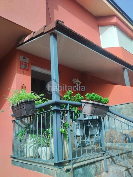 Foto c3ae31be-9a0a-41f6-8c42-1bd5a92105a2. Chalet avec parking dans Vega Lagunera San Cristóbal de La Laguna