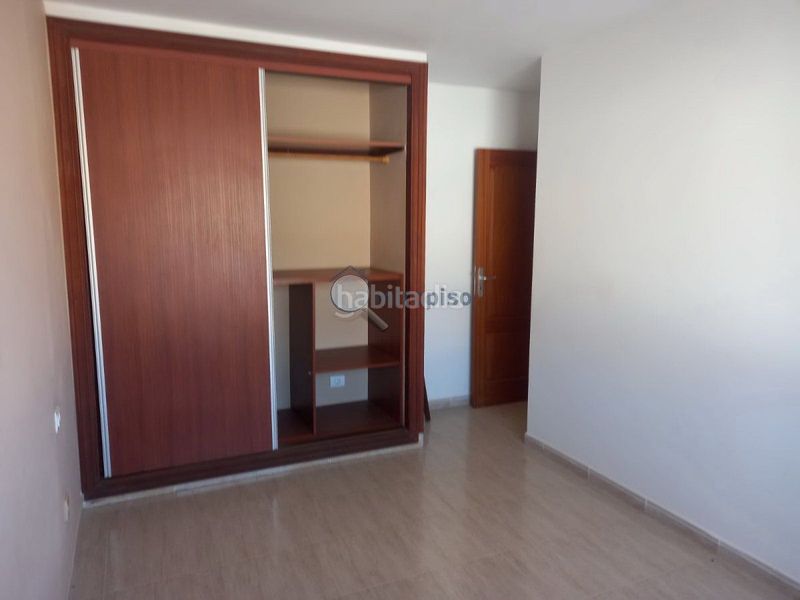 Foto c3abff0c-1289-4142-903c-b23bdcddf307. Pis amb aparcament a Arico