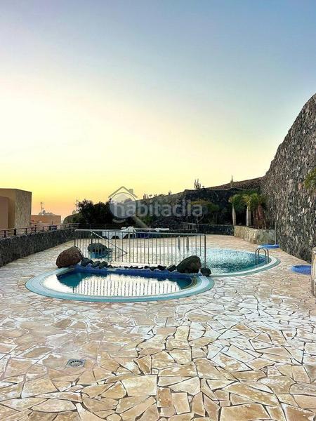 Foto f4d2ed2f-2500-4df7-a66b-ec969eaf86b8. Chalet con parcheggio in Fañabé - Ifonche y Benítez Adeje