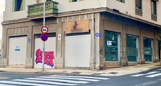 Locale commerciale in La Salle - Cuatro Torres