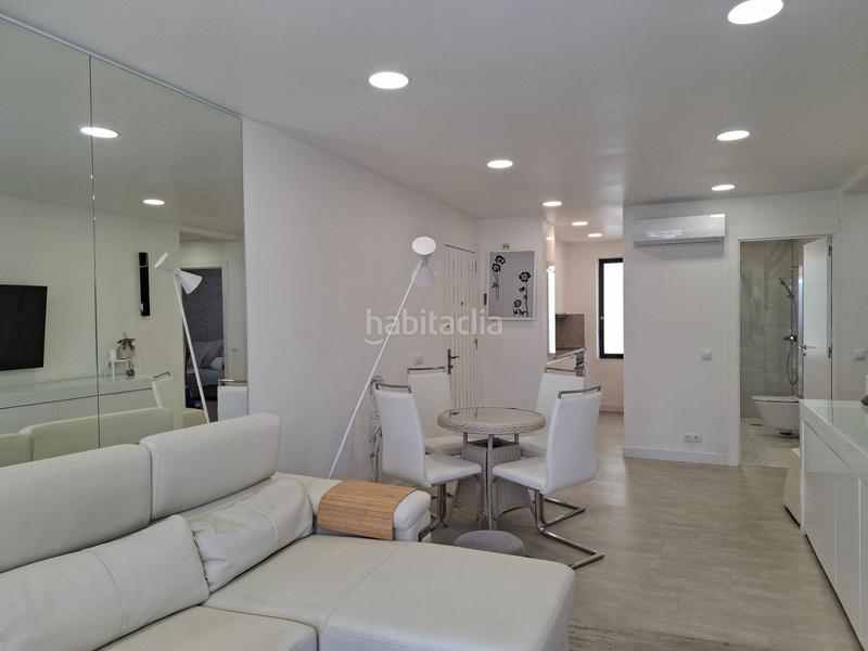Foto f2e59b8b-e173-411c-a1e0-272ab4836935. Piccolo appartamento con piscina in Playa de las Américas Arona