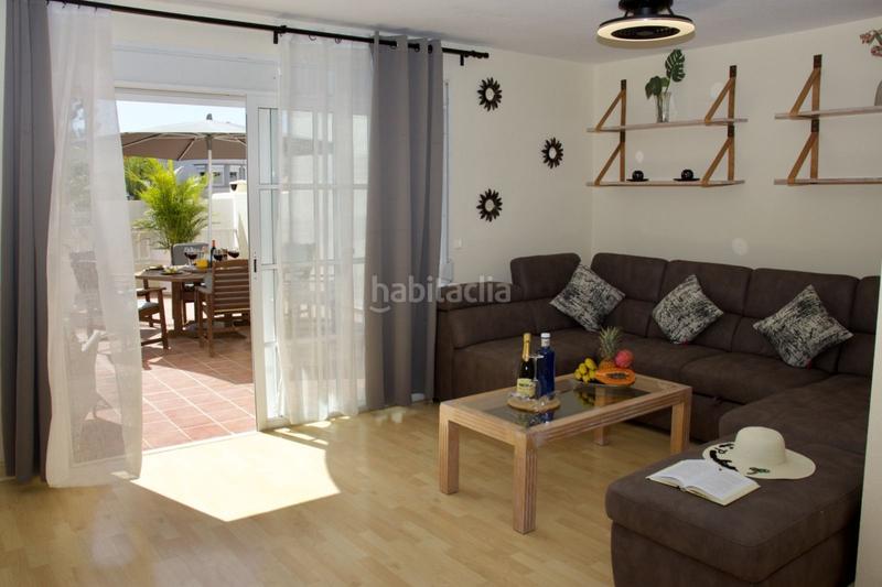 Foto 719d3e88-89d1-407d-a96f-50644c63cf7e. Casa a schiera con piscina in Chayofa Arona