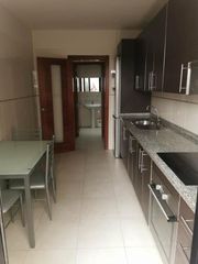 Lloguer Pis  De la constitución. Apartamento de dos dormitorios