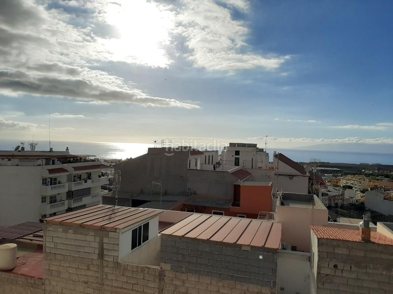 Foto 7df02c76-1a5c-4b10-8a6e-3f9f24bd3725. Lloguer apartament amb aparcament a Casco Urbano Adeje