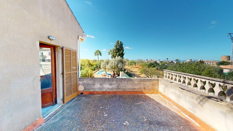 Foto b540b42d-9ce7-41a2-aea5-6ab6c6685e46. Casa  unifamiliar con piscina y vistas al campo en el pueblo en Algaida