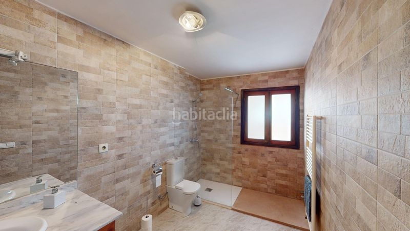 Foto f65ff234-145b-465a-b8a5-8ccdd4018000. Casa  unifamiliar con piscina y vistas al campo en el pueblo en Algaida