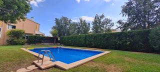 Maison jumelée à Son Ramonell-Es Figueral. Adosado con terraza, piscina y parking en son ramonell  listo pa