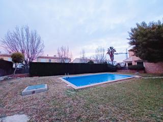 Casa adossada a Son Ramonell-Es Figueral. Adosado con terraza, piscina y parking en son ramonell  listo pa