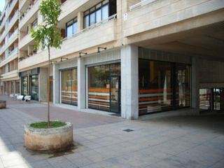 Local Comercial a Calle Indústria