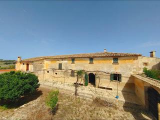 Masia  Polígono polígono 14 parcela 206. Gran masía de 2.000 m para restaurar con 55 ha de terreno en alg
