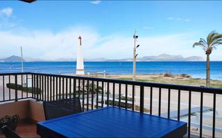 Appartement  Calle passeig colón. Apartamento con vistas despejadas al mar en primera línea de la