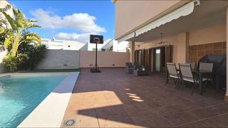 Chalet in Los Almendros-Son Rapinya. Exclusiva casa reformada con piscina en venta en son rapinya, pa