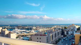 Flat  Calle robert graves. Exclusiva vivienda con vistas al mar y al bosque de bellver  con