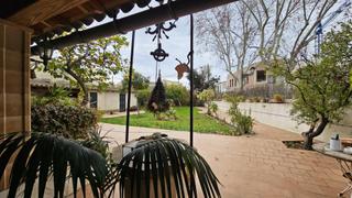 Maison à Son Sardina. Casa tradicional con jardín y porche en son sardina