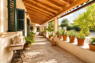 House in Son Sardina. Se vende casa tradicional mallorquina con jardín y porche en son