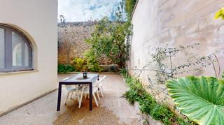 Casa  Passeig dels pouas. Casa de pueblo con jardín y terraza en el centro de santa margal