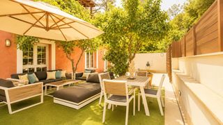 Rez-de-chaussée  Avenida america. Exclusiva planta baja a 500 metros del mar con jardín privado ce