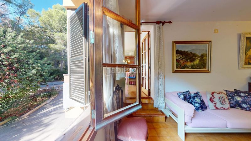 Foto 38243b5f-7d9d-4eed-b21b-b6f5b7f400f2. Piso acogedor piso con terraza en planta de 136m2, parking y vistas al bosque a 30 metros de la playa de Peguera, en Calvià