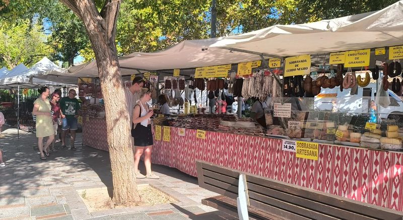 Foto d8476fe9-cc11-4703-8401-381e5fe17c51. Piso acogedor piso con terraza en planta de 136m2, parking y vistas al bosque a 30 metros de la playa de Peguera, en Calvià