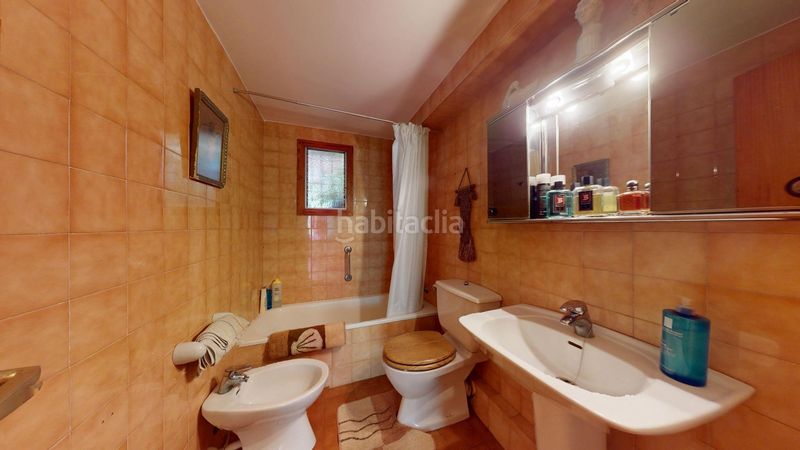 Foto eda6641d-9293-4003-b965-96767a027d10. Piso acogedor piso con terraza en planta de 136m2, parking y vistas al bosque a 30 metros de la playa de Peguera, en Calvià