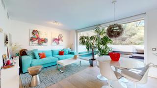 Piso en Gènova. Piso con vistas a la montaña y amplia terraza en sant agustí