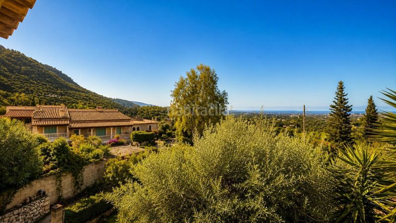 Foto b4d2fee8-8e47-4087-bd53-e85c70e813a6. Casa amb piscina a Selva