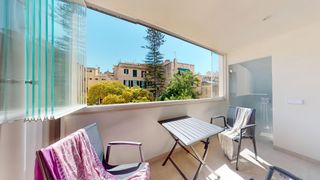 Flat in La Missió. Elegante piso de diseño con terraza cerca de plaza españa