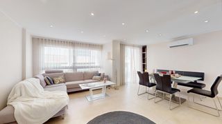 Etagenwohnung in La Missió. Elegante piso de diseño con terraza cerca de plaza españa