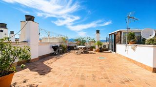 Ático  Calle arago. Ático con amplia terraza y solárium privado en palma