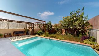 Maison jumelée à Vilafranca de Bonany. Exclusiva vivienda con piscina, placas solares y lista para entr