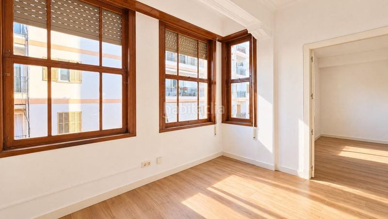 Foto 08768f96-4bee-4bcb-a8e2-c34932ebe8e1. Ático piso con dos terrazas privadas y mucho carácter en archiduque en Palma de Mallorca