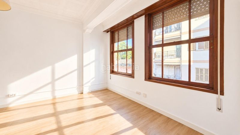 Foto 15d95f78-b28f-41d0-bb99-e51c27c3913b. Ático piso con dos terrazas privadas y mucho carácter en archiduque en Palma de Mallorca