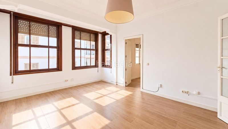 Foto 5720a352-d994-4dd2-a9c0-cfe6f6f1e22f. Ático piso con dos terrazas privadas y mucho carácter en archiduque en Palma de Mallorca