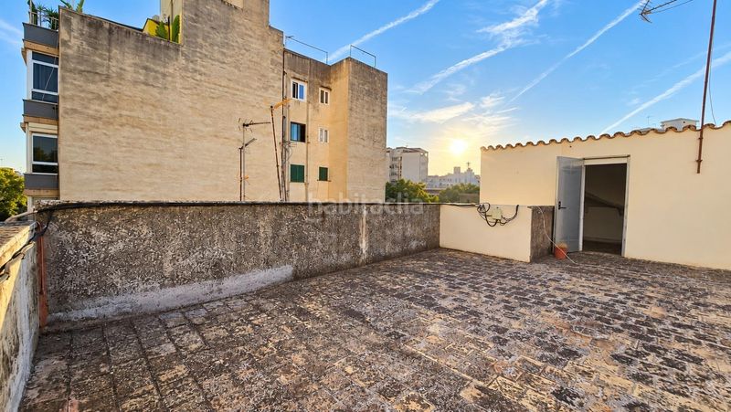 Foto 9d36d94c-6c7a-4d1a-8a54-7061bb5c9243. Ático piso con dos terrazas privadas y mucho carácter en archiduque en Palma de Mallorca