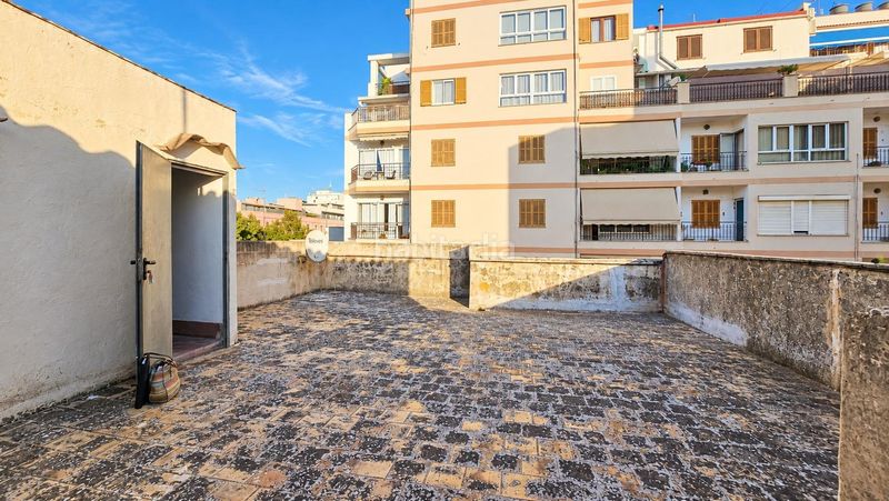 Foto dd740b93-6ff6-467b-b44b-f626ffdd2f21. Ático piso con dos terrazas privadas y mucho carácter en archiduque en Palma de Mallorca