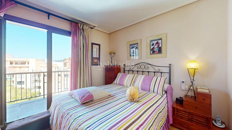 Foto 0d21f2c1-9497-4362-989f-5e1f91d0648d. Ático última planta con balcón, mucha luz y vistas despejadas en calle aragón en Palma de Mallorca