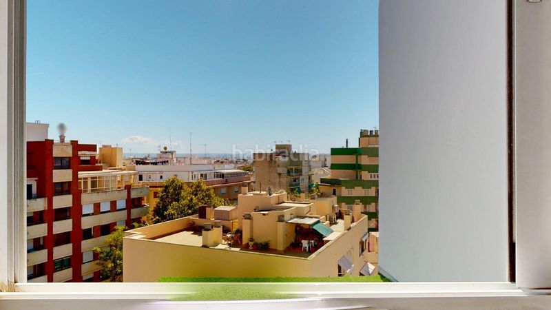 Foto 750ff7b2-5f79-4e45-b189-ceb7a68f382c. Ático última planta con balcón, mucha luz y vistas despejadas en calle aragón en Palma de Mallorca