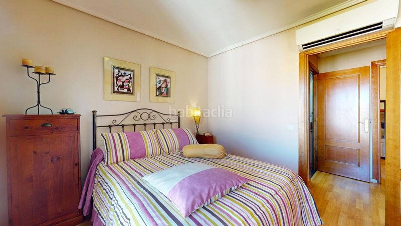 Foto dce17bc2-f6ae-4ce3-a6ea-856441ec7104. Ático última planta con balcón, mucha luz y vistas despejadas en calle aragón en Palma de Mallorca