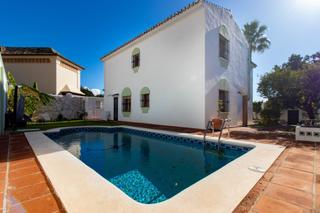 Casa a Bergantin 10. Villa en huerta de belón, marbella