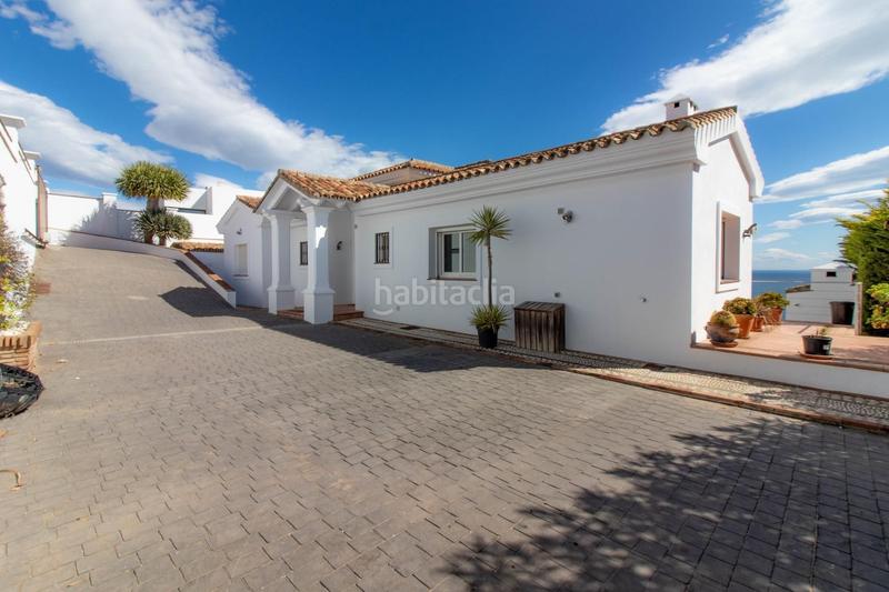 Foto c7eefa9c-80c3-4cfd-ae12-9f8de75b2528. Chalet en del risco 44 viva en el estilo de vida mediterráneo en Manilva