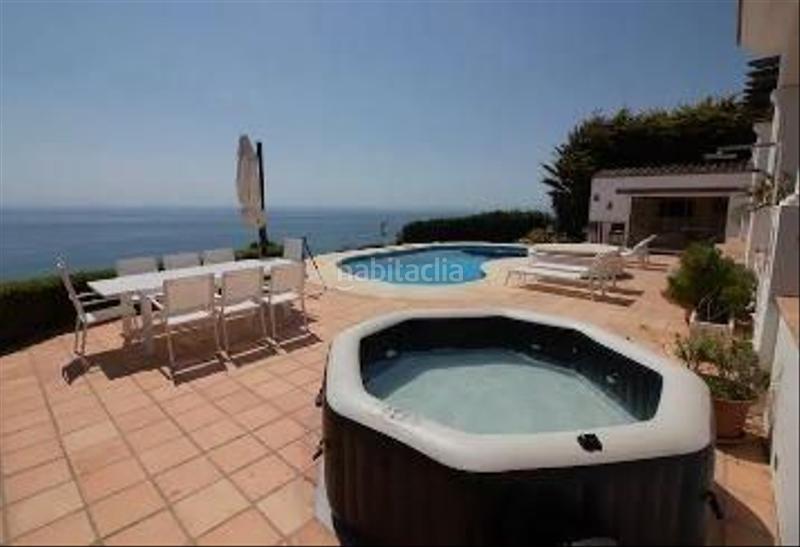 Foto f810cd5a-a572-42b9-8f91-255a1adb4ea4. Chalet en del risco 44 viva en el estilo de vida mediterráneo en Manilva