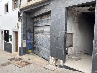Aparcament cotxe a Pasion 18. Un parking de cuatro plazas por 39000