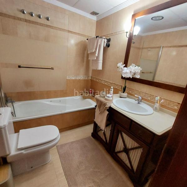 Foto 93acfea4-319e-45a5-86a5-9cf6f968f3c4. Casa a schiera in puerta de hierro 22 in Coín