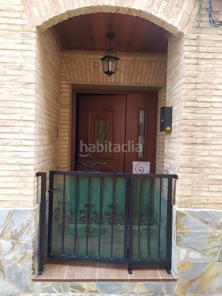 Foto 13fde28d-f5f5-4c97-9af4-92b0444d3a84. Casa  independiente con terraza, bodega y garaje para dos vehículos .
se encuentra ubicada en la zona centro del municipi en Alagón