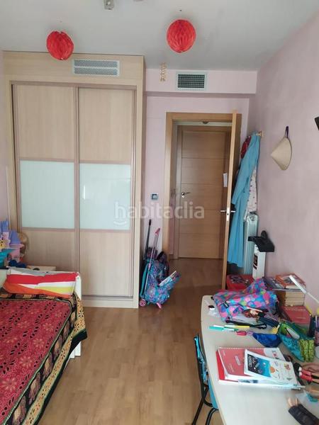 Foto 204c851b-6ea5-4527-8141-c56eb4a50063. Casa  independiente con terraza, bodega y garaje para dos vehículos .
se encuentra ubicada en la zona centro del municipi en Alagón