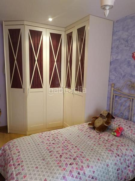 Foto 9e22823d-a49a-49b8-bc82-d00895c0b289. Casa  independiente con terraza, bodega y garaje para dos vehículos .
se encuentra ubicada en la zona centro del municipi en Alagón