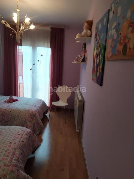 Foto d6076fa3-c34f-4d98-a7f8-ece26dc2074d. Casa  independiente con terraza, bodega y garaje para dos vehículos .
se encuentra ubicada en la zona centro del municipi en Alagón