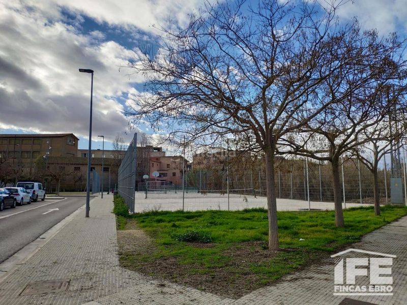 Foto 1534f4c0-f8cf-4eea-81d1-e75757ce2f36. Terreno residenziale in valencia 35 in Alagón