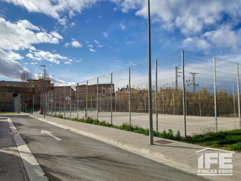 Foto c72369f3-815d-4daa-b05f-c2b399ed0f66. Terreno residenziale in valencia 35 in Alagón